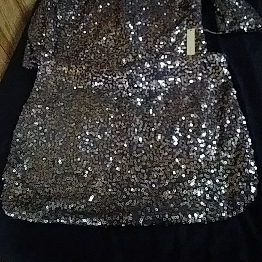 Dress - Picture 3 of 4